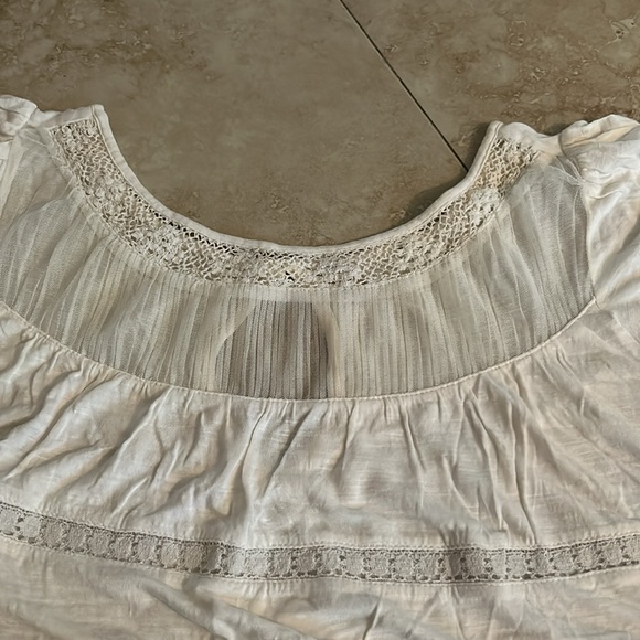 ✨👡🥂💋🤍American Eagle Soft Flowy Blouse - Picture 4 of 6